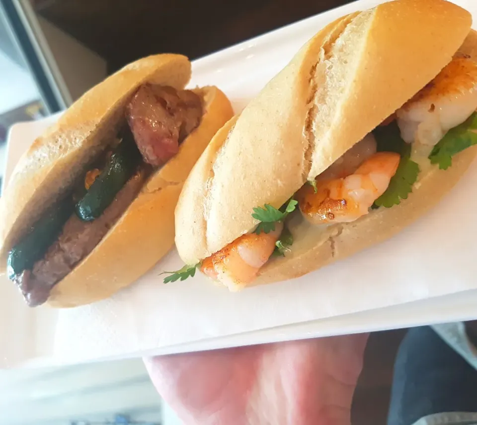 Beef tenderloin, fried jalapeno. 
Fried shrimps, wasabimayo.|pippersさん