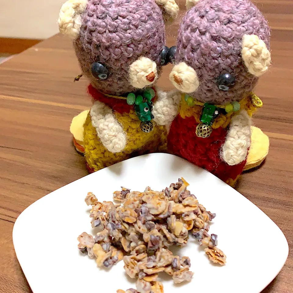 Snapdishの料理写真:フルーツミューズリーでホワイトチョコレート掛けグラノーラ(*'▽'*)|chagashiさん