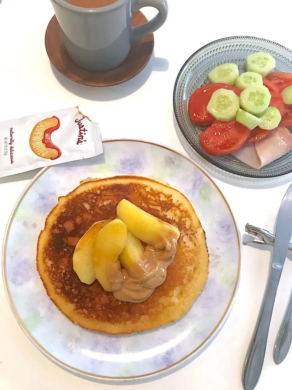 Snapdishの料理写真:ハワイの味♡ピーナツバターと焼きリンゴのパンケーキ|mumuさん