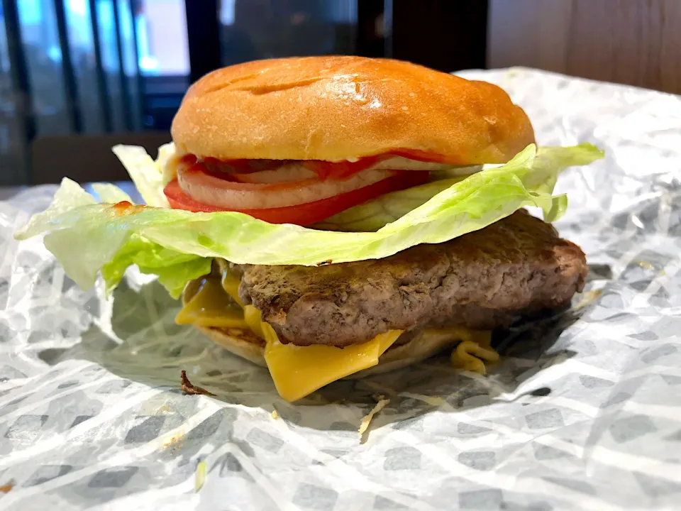 Snapdishの料理写真:ウェンディーズバーガーUSAダブル|T. Wonderさん