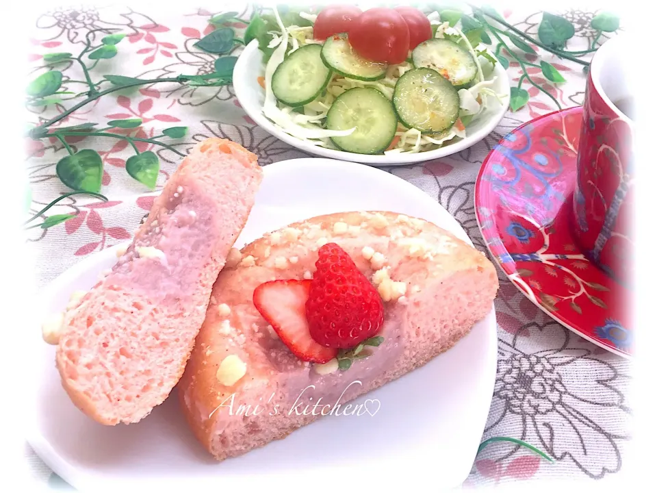 あみさんの料理 苺クリームパン😊🍓|あみさん