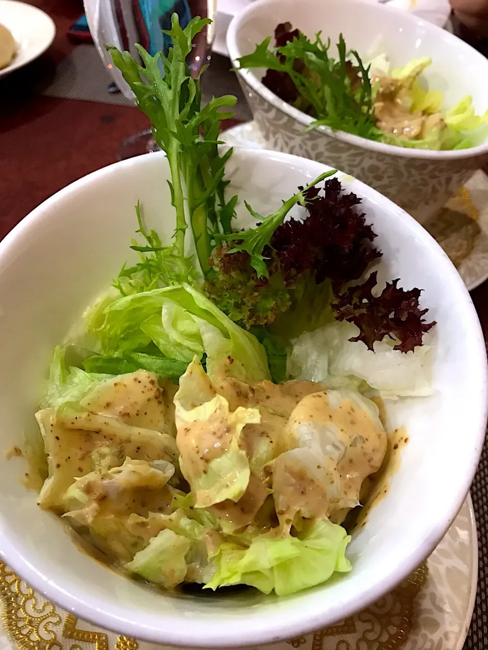 Organic lettuce salad with tahini sauce|Sky Blueさん