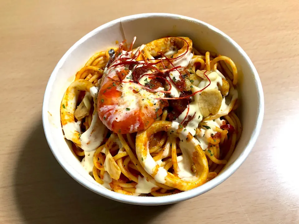 Snapdishの料理写真:BOWL PASTA 海鮮アラビアータ|T. Wonderさん