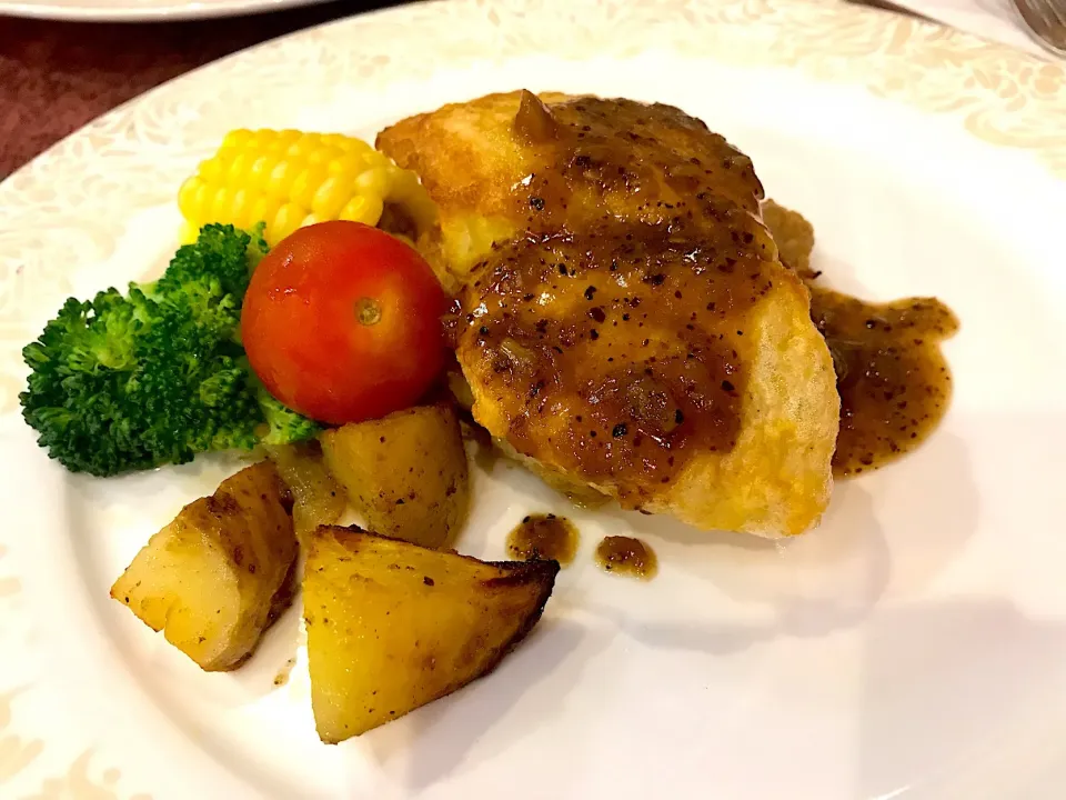 Crispy chicken steak and deep sea fish|Sky Blueさん