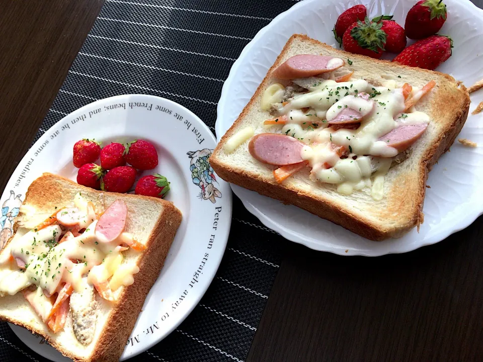 Snapdishの料理写真:朝ごパン🥣ごぼうサラダトースト|ちぐあささん