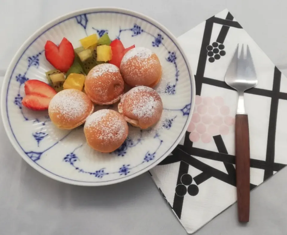 デンマークのクリスマスの時期に食べるデザートÆbleskiver グリコのプッチンプリン入り🍮|みずたま　こさん