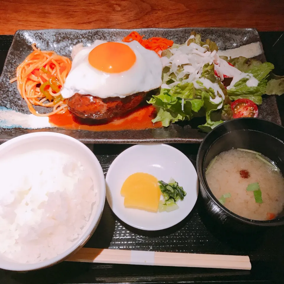 ハンバーグステーキ定食🍳|ちゃみこさん