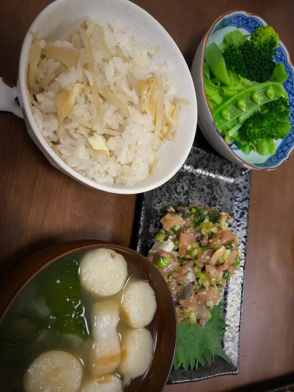 アジのたたき🐟
新生姜の炊き込みご飯
春キャベツのグリーンサラダ🥗
お麩とわかめのお味噌汁|m-amさん