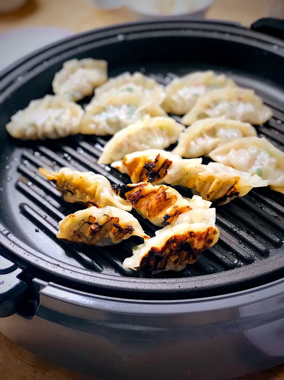 Snapdishの料理写真:ジューシー焼き餃子|かずきっちんさん