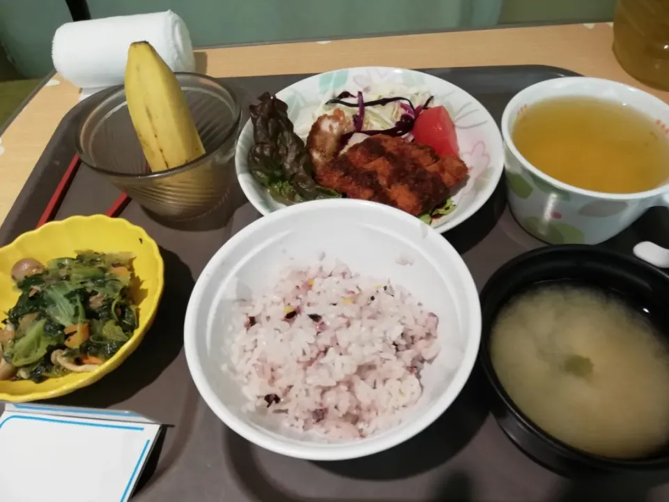 病院食昼食
チキンかつ|たえさん