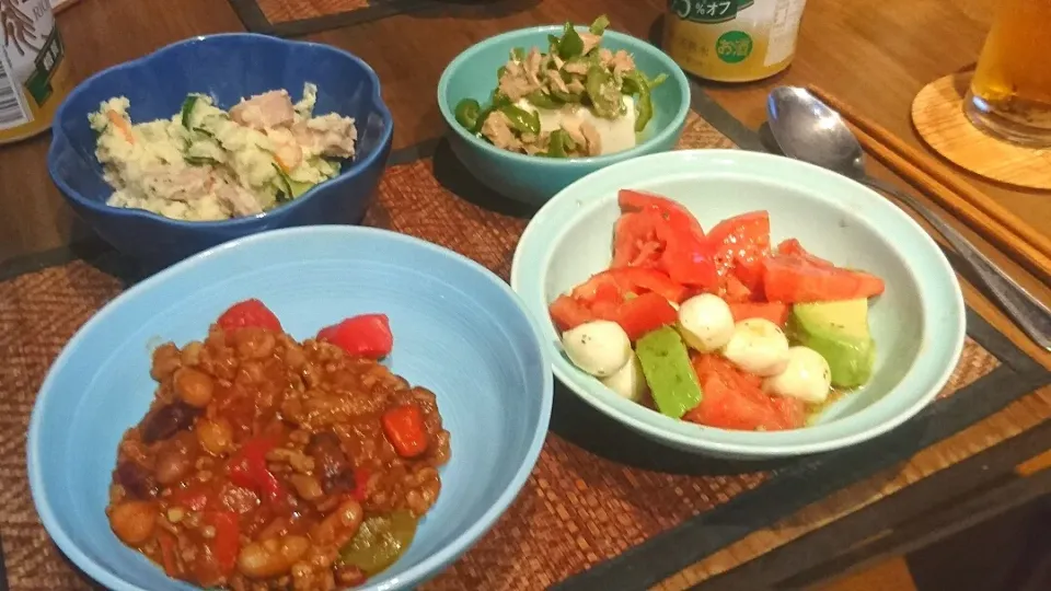 豆カレー&アボカドとトマトとモッツァレラ&無限ピーマン奴|まぐろさん