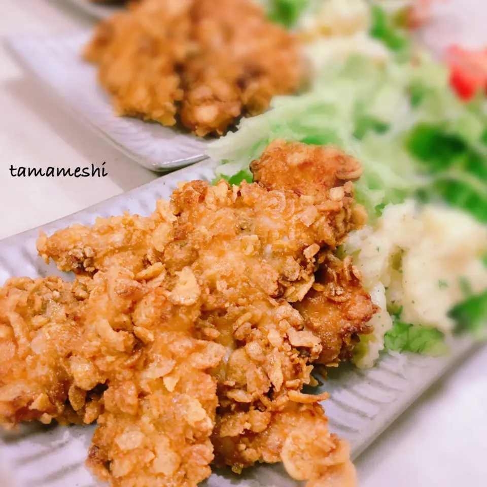 sakurakoさんの料理＊バリバリ雷チキン！～鳥むね肉のカレー味コーンフレーク揚げ～|tamaさん