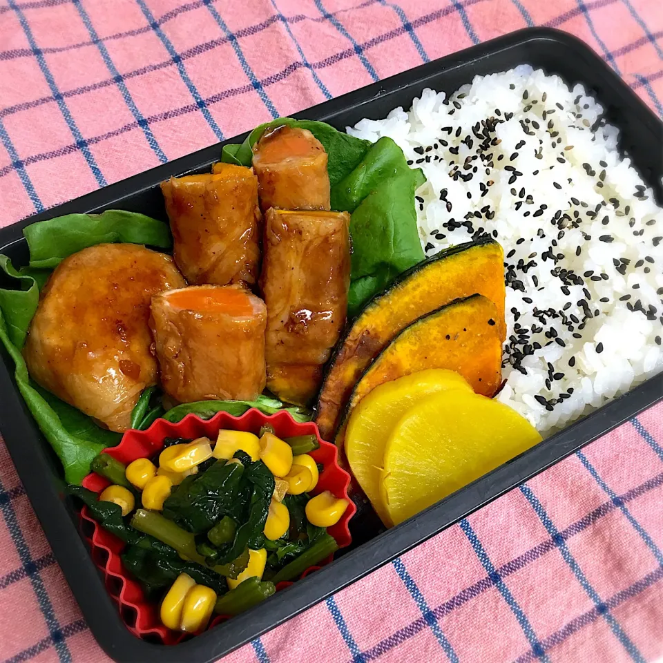 👨🏻父ちゃん弁当
野菜の肉巻き(新玉ねぎ、かぼちゃ、人参)
ほうれん草とコーンのバター炒め
かぼちゃグリル|まいまいさん