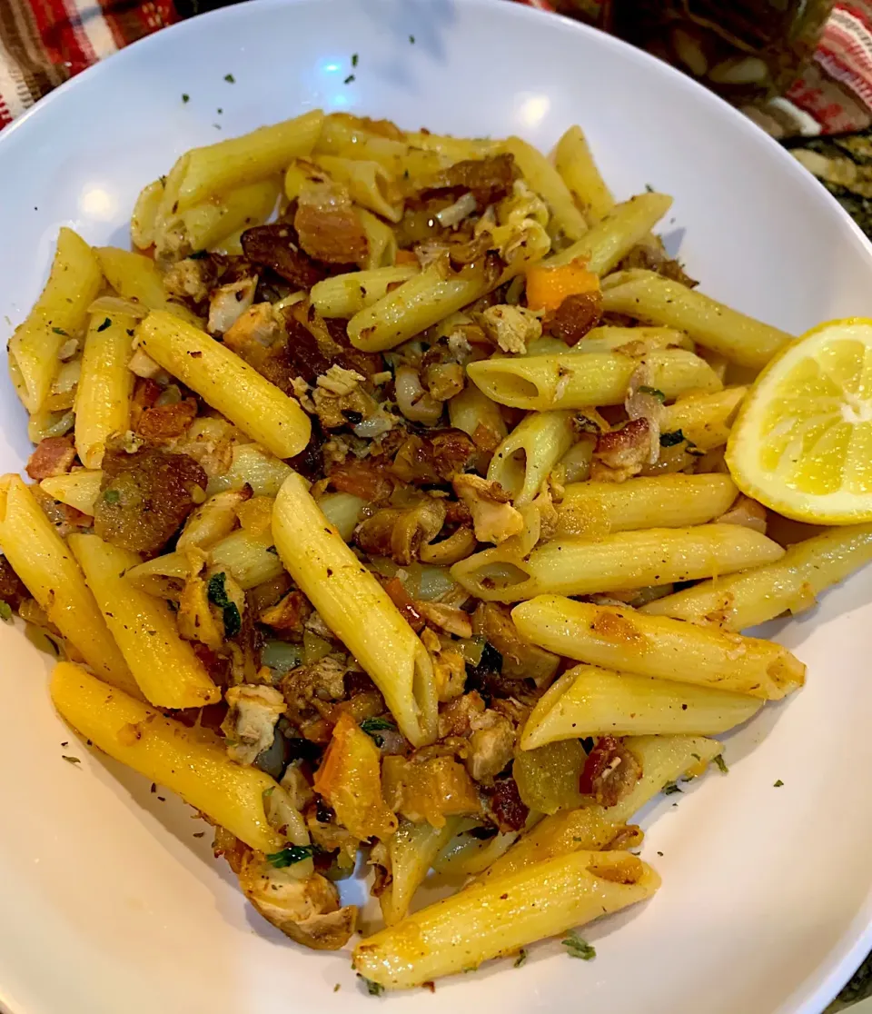 Chicken Penne with bacon 🥓. Top it off with a slice of lemon 🍋|Alma's Home Kitchenさん