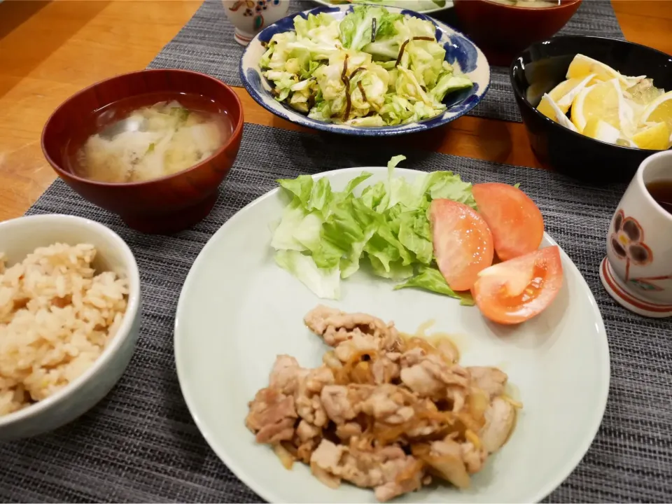 19/04/23 夕飯♪ 豚生姜焼きと地鶏釜めし|ikukoさん