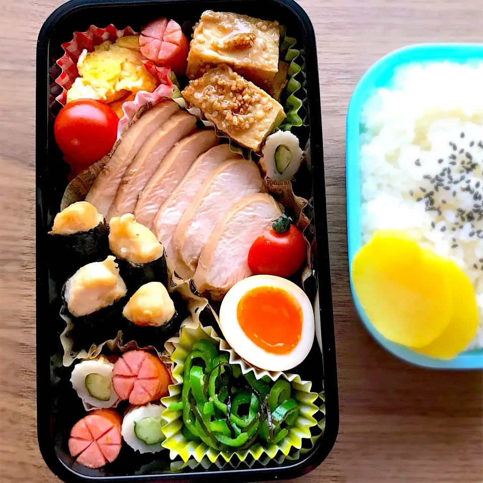 Snapdishの料理写真:鶏チャーシューで旦那弁当♡|ちぃさん