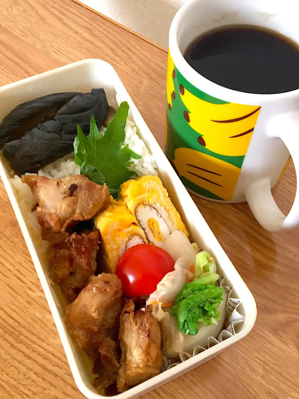 #お弁当  #お昼ご飯 

2019.4.23 私のお弁当🍱
唐揚げ弁当です😋|renharuruさん