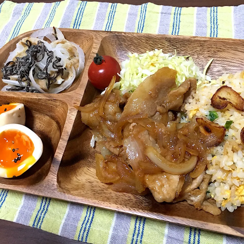 ガーリックライスon生姜焼きプレート🍚|ななさん