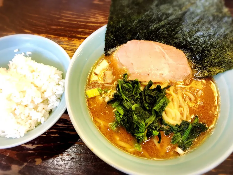 Snapdishの料理写真:ラーメン（並） ¥700|Blue Moon Caféさん