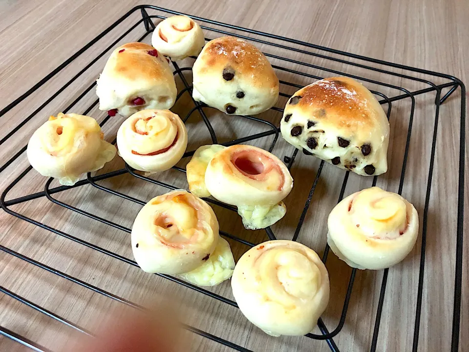 ハムチーズロールパン
アーモンドチョコチップパン|きむらゆりかさん