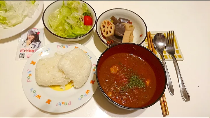 Snapdishの料理写真:スープカレー 蓮根 蒟蒻 ピリ辛煮 サラダ ごはん|yumiyoshiさん