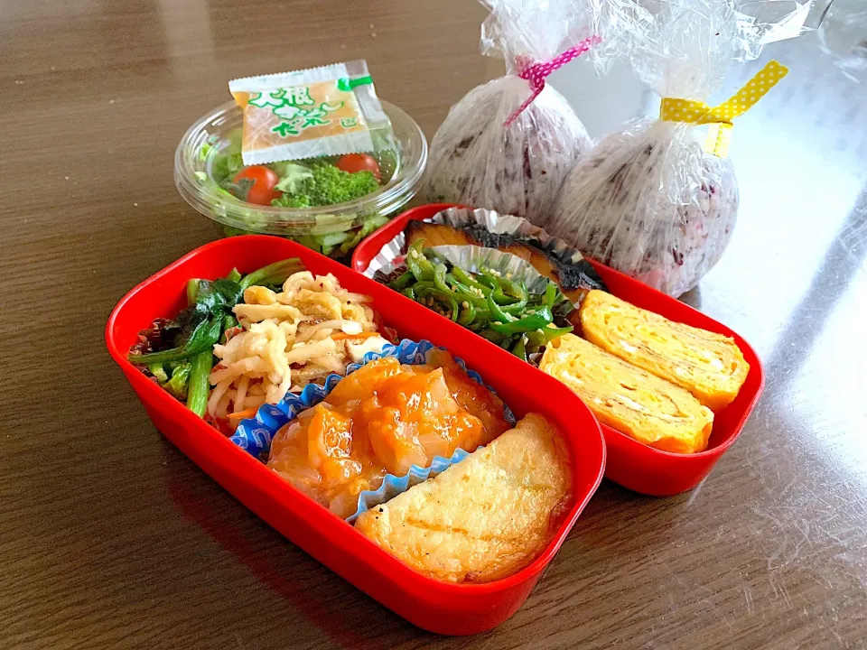 残り物弁当。


 #弁当記録  #おべんとう#bento  #おひるごはん  #娘弁当  #女子高生弁当  #lunchbox  #卵焼き  #エビチリ  #切り干し大根  #はんぺん  #ピーマンのきんぴら  #おにぎり  #サラダ|rucoさん