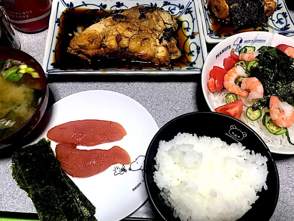 大根サラダはワサビ醤油で #夕飯 お粥白米、魚、海老海苔トマトしそ大根サラダ、タラコ、海苔、麩ワカメ味噌汁|ms903さん