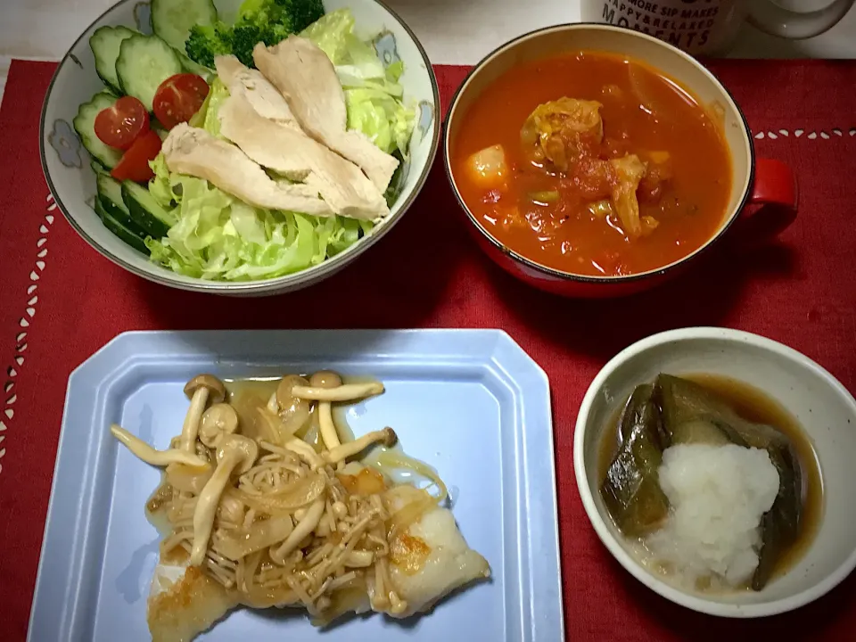 Snapdishの料理写真:カレイのきのこあんかけ、ナス煮浸し、トマトスープ|あんどうさん