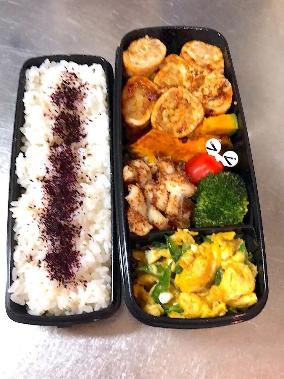 彩りを忘れたお弁当😩|なべ子さん