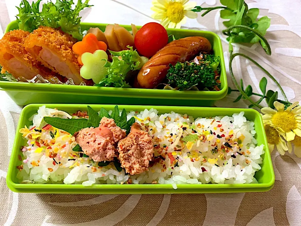 #お弁当   #男子部活弁当。姉おまけお弁当  部活男子お弁当休みで。 今日のお弁当 海老カツ、竹の子の煮物、ブロッコリーの胡麻和え、ウインナー、焼き明太子。|yukaさん