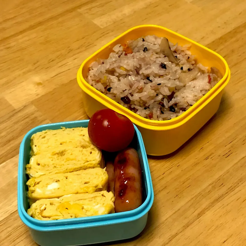 えーっと、こんなお弁当🍙でスミマセン。|けんたろうさん