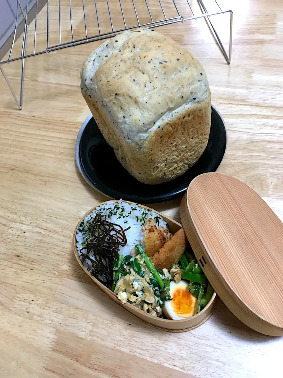 朝焼きごまたっぷり食パン🍞と
今日の自分お弁当(●☌◡☌●)|さくたえさん