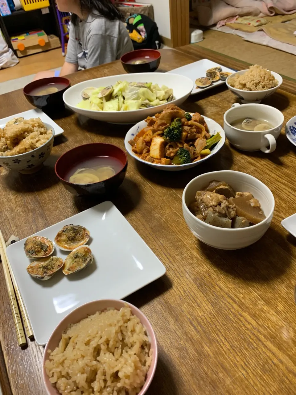 蛤のチーズ焼き・蛤の酒蒸し・蛤のお吸い物・蛤の炊き込みご飯・豚と厚揚げの甘辛焼き・モツ煮|ちびろ菌さん