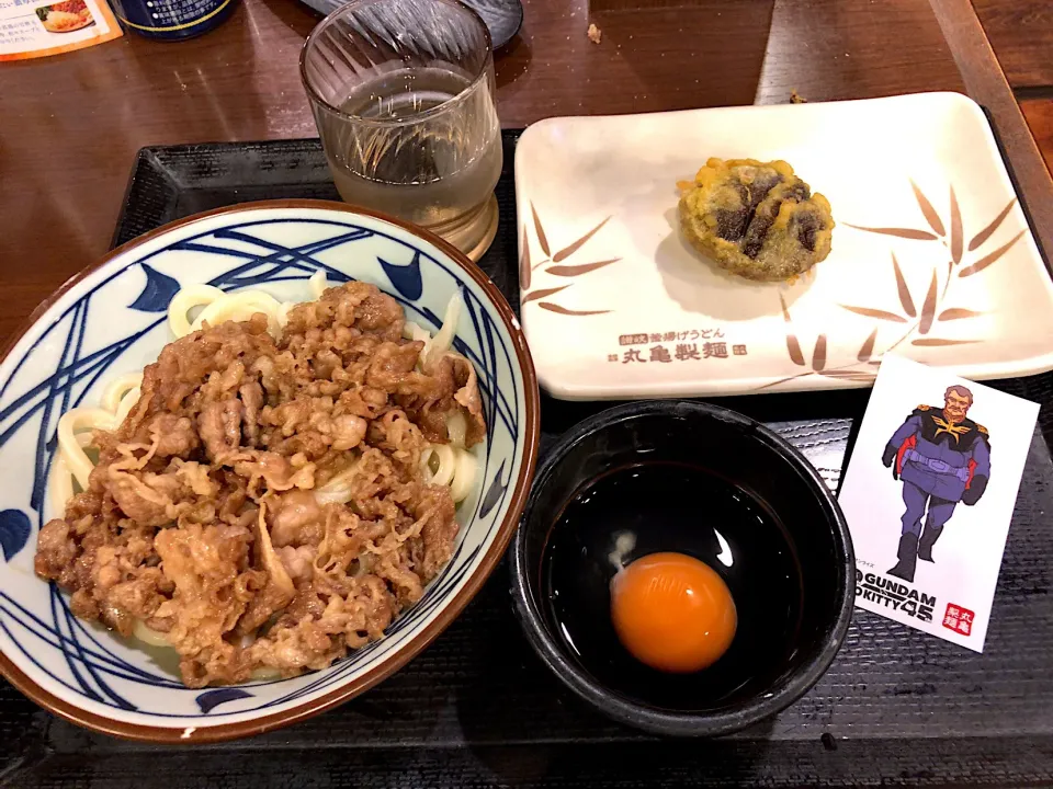 Snapdishの料理写真:牛すき釜玉うどん w/ しいたけ天|T. Wonderさん