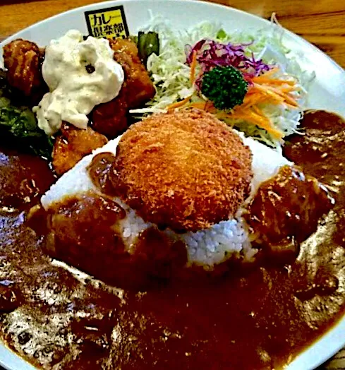 カレーライス🍛コロッケトッピング^ ^|zeroweb_bossさん