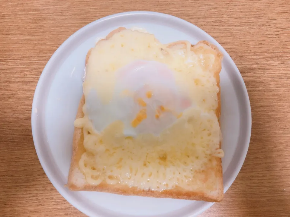 Snapdishの料理写真:たまごチーズマヨトースト|tommyさん