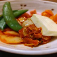 キムチとニンニクカツオ味噌とスナップエンドウ。そしてチーズ。|給食当番さん