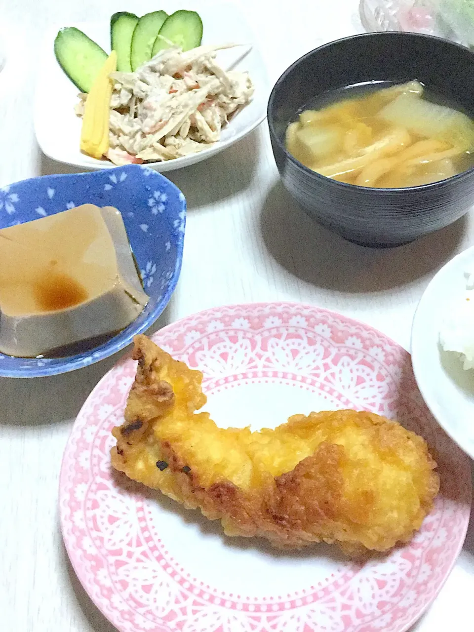 鳥天、白菜のお味噌汁、ごぼうのサラダ、ごま豆腐、海鮮和え|Ayaさん