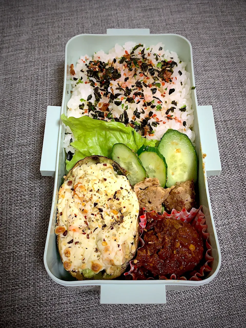 Snapdishの料理写真:Today bento

Baked shrimp avocado with cheese

Meat ball

Rice|Rùa Mậpさん