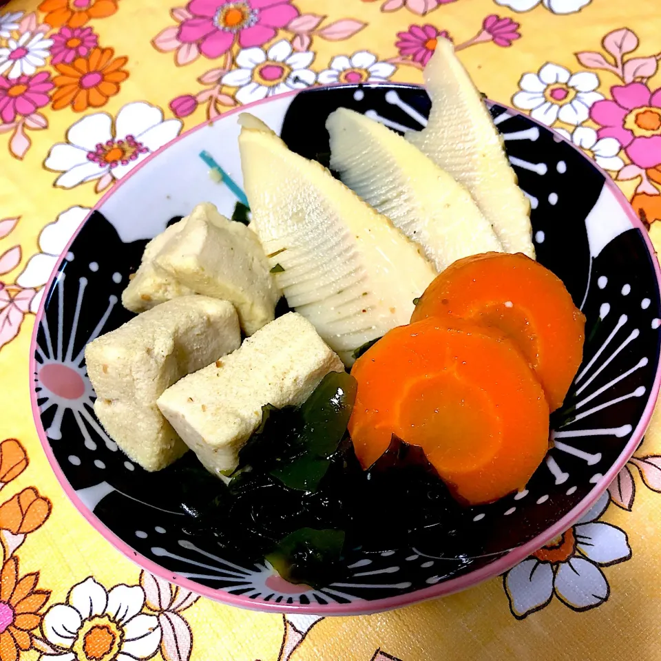 Snapdishの料理写真:採れたて旬のタケノコもらいました🌸
高野豆腐の若竹煮〜〜❇️❣️|pika nilcoさん