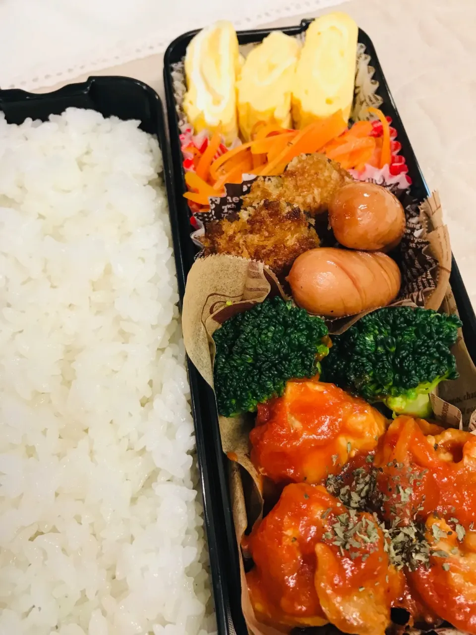 Snapdishの料理写真:高校生長男のお弁当🍱
本日はとりさんのトマト煮と椎茸のパン粉詰。|だまさん