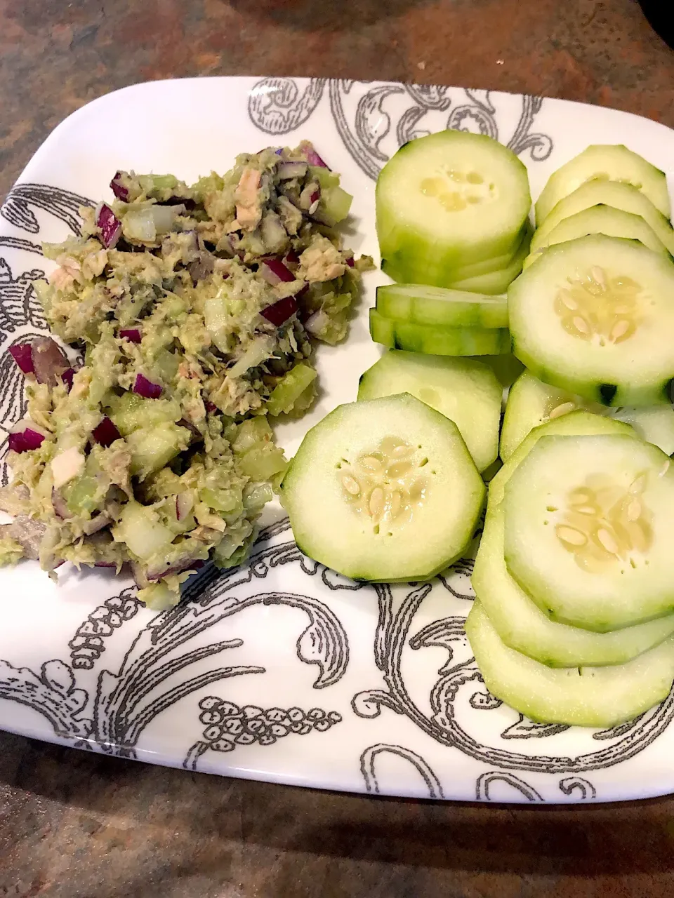 tuna salad & cucumber|Marnelli Dela Cruz Hollandさん