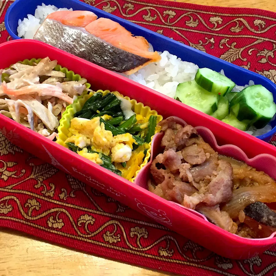 豚肉と椎茸の味噌炒めと、ほうれん草の玉子とじと、ごぼうのサラダと焼き鮭弁当|もえさん