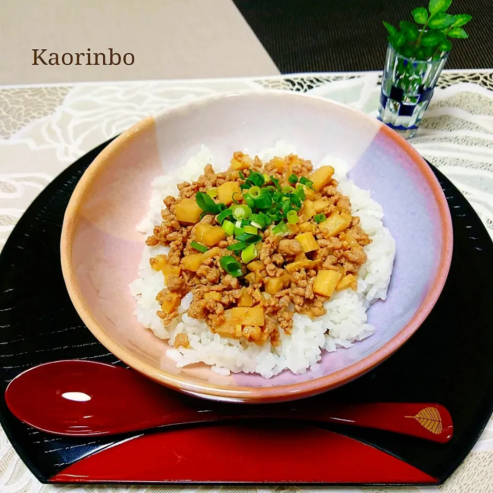 からあげビールさんの料理 簡単10分♡調味料オール1♡自慢の甘辛たけのこそぼろ丼|Kaorinboさん