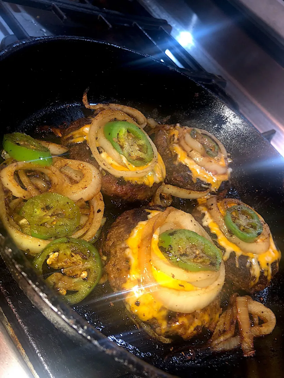 Cheddar Jalapeño burgers with Grilled onion|Tawanjaさん