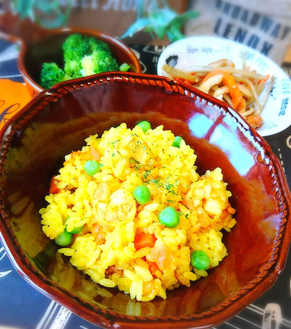 Snapdishの料理写真:炊飯器でカレーピラフ|ポコさん