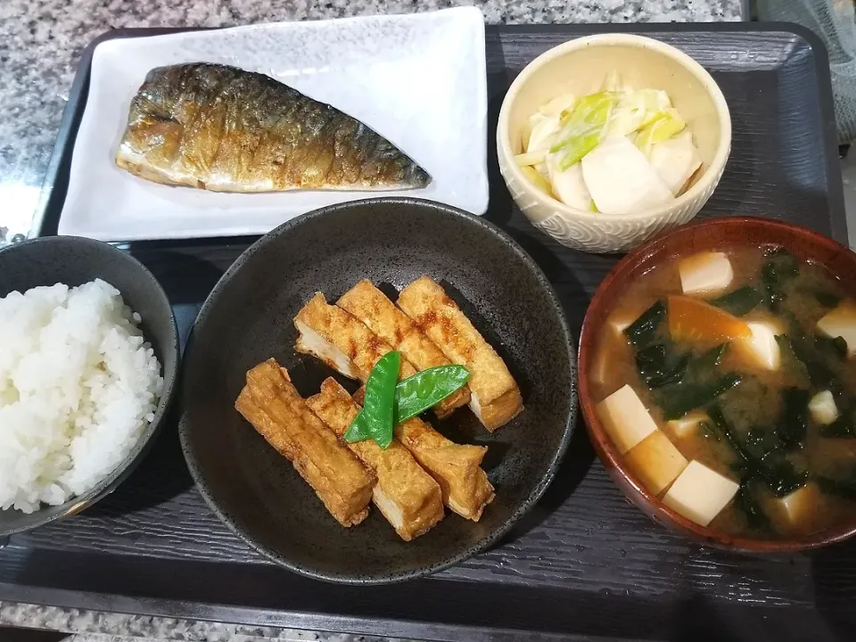 焼き鯖
筍と葱の辛し酢味噌あえ
厚揚げの甘辛焼き
味噌汁|あぁちゃんさん