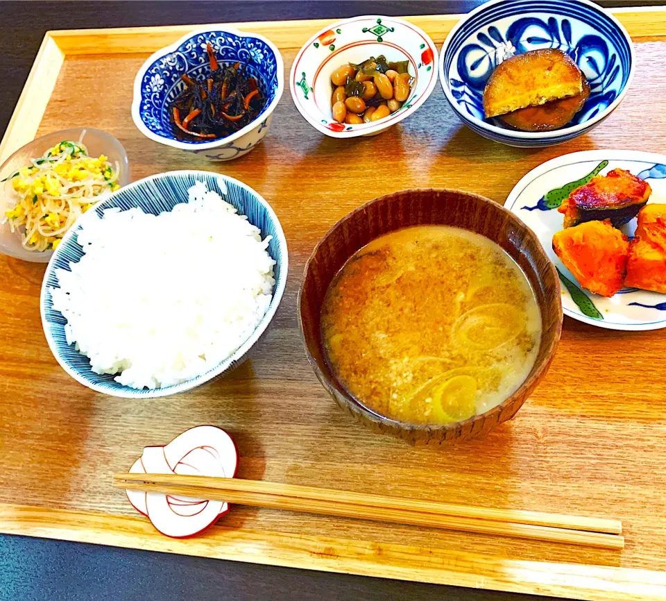 春雨サラダ
ひじきの煮物
大豆の昆布煮（市販）
サツマイモ煮
カボチャの塩バター煮
お味噌汁|NAKATAさん