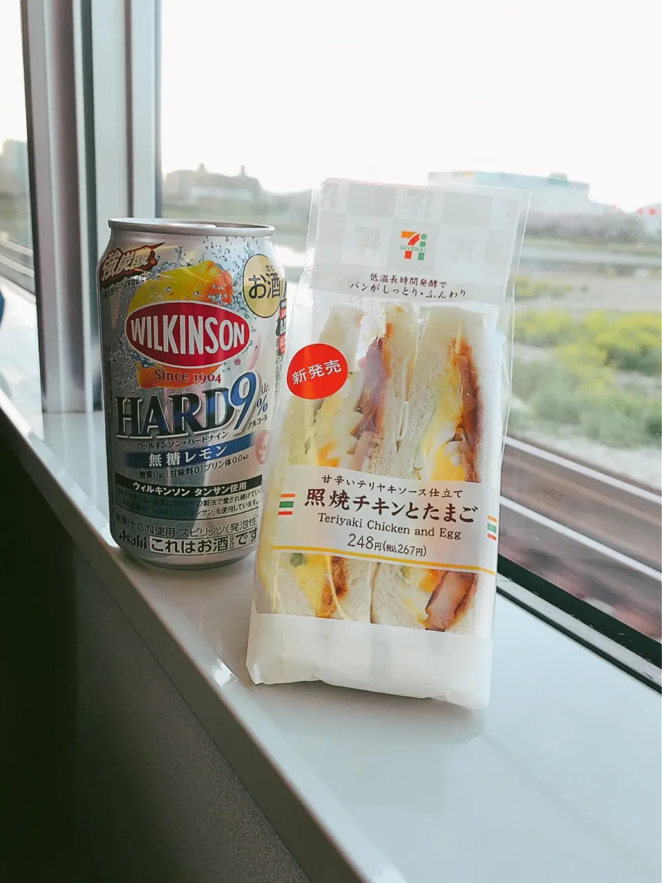 またまた、お昼から新幹線でもないのに（＾∇＾）
田舎電車サイコー🚃
最近のサンドイッチのレベルが高すぎ🥪🍻|良太さん