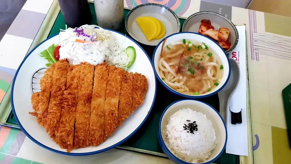 tonkatsu for lunch|steven z.y.さん